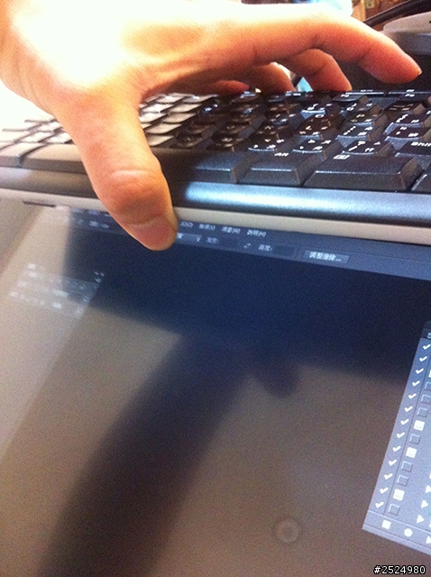 [DIY] Cintiq 鍵盤固定器 (cintiq22hd)
