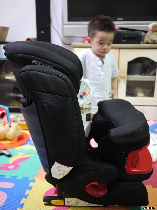 [分享] 2013 Recaro Monza Nova IS 汽車安全座椅 9-36kg