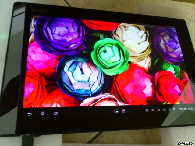 預購國內電信商的Tablet Z  ，今早到貨了。