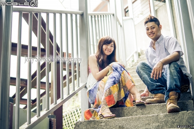 請問各位同是SONY家的使用者大大們，有好用的離機閃燈觸發器推薦嗎???