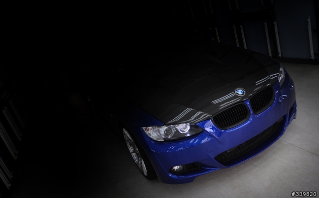 BMW E92 335 小藍牽車快滿兩年了，改裝美容分享+附上一張美女圖= =