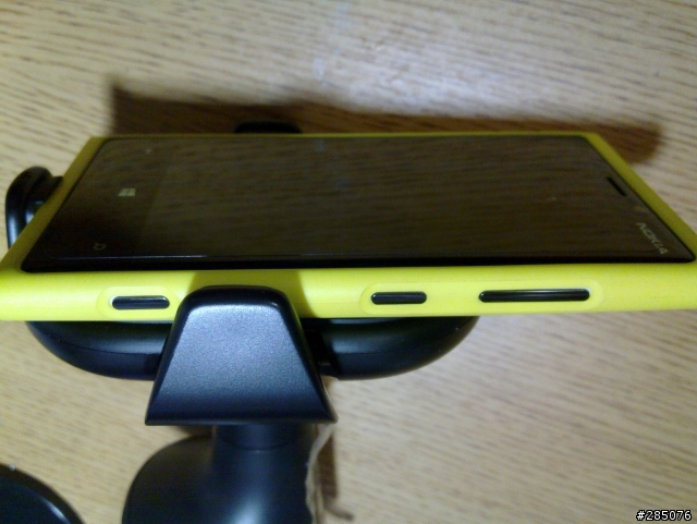 Lumia 專用車用支架+無線充電(qi) CR-200 總算到手了!!!!^ ^y爽！