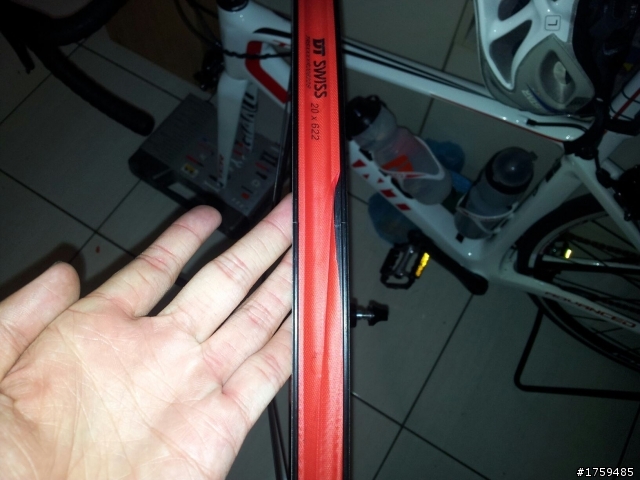 換內胎會不小心把輪框墊片弄起來嗎?