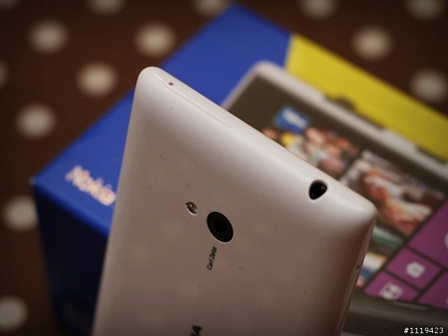 【美圖開箱】絕美中階機 Lumia 720