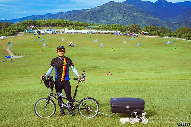 【一個人的旅行】兩鐵台東之旅 bike friday〔伯朗大道、阿智農場、台東熱氣球、鹿野高台、龍田自行車、知本溫泉、卑南豬血湯、徐媽媽蔥油餅〕