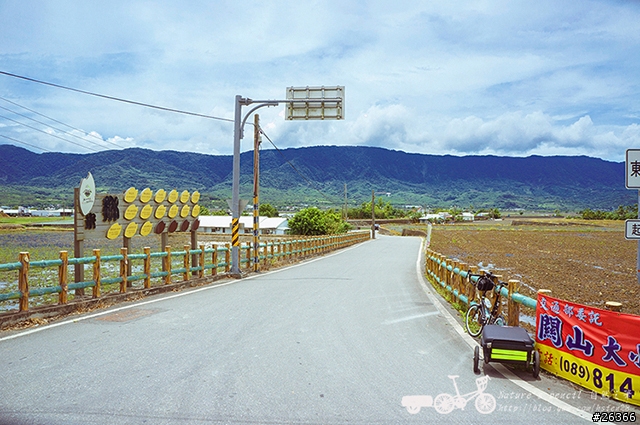 【一個人的旅行】兩鐵台東之旅 bike friday〔伯朗大道、阿智農場、台東熱氣球、鹿野高台、龍田自行車、知本溫泉、卑南豬血湯、徐媽媽蔥油餅〕