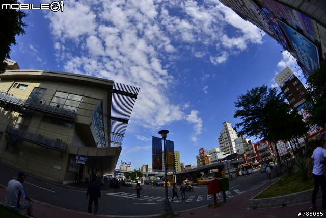 [開箱]平民超廣角魚眼【SAMYANG 8mm f3.5 CS II AE】