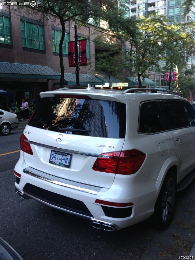 Mercedes Benz GL63 AMG 純分享