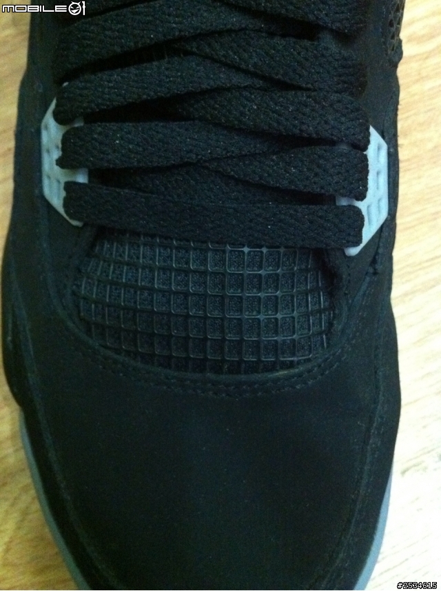 請高手幫忙辦別 air  jordan 4 retro 黑紅 真假~