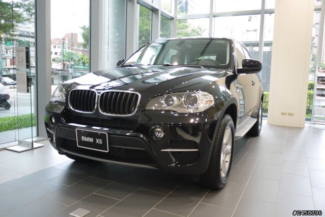 X5 E70 or FX37，該怎麼選？
