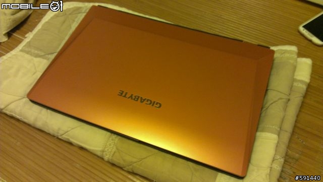 GIGABYTE P2742G簡單開箱文