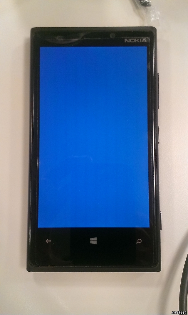 NOKIA920更新完APP後 藍頻死當