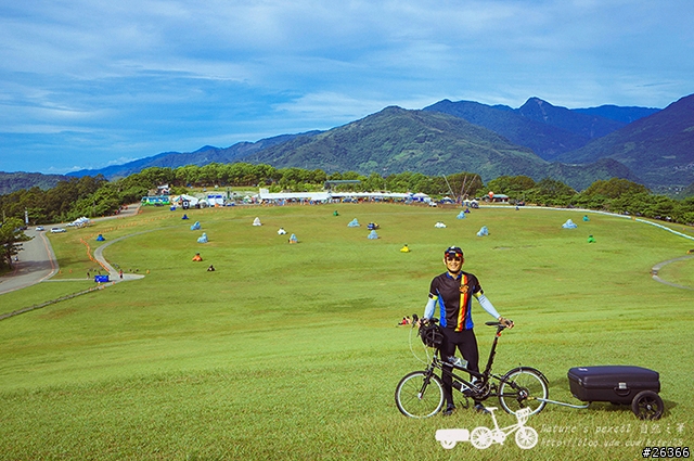 【一個人的旅行】兩鐵台東之旅 bike friday〔伯朗大道、阿智農場、台東熱氣球、鹿野高台、龍田自行車、知本溫泉、卑南豬血湯、徐媽媽蔥油餅〕