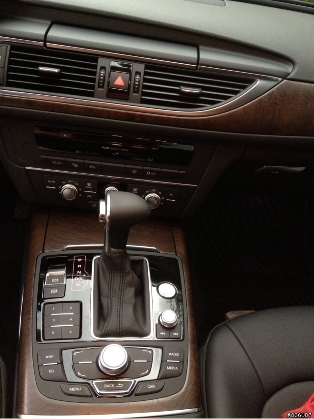 第一次小開箱一下，老爸的禮物....A6 2.0TDI (代父開箱)~