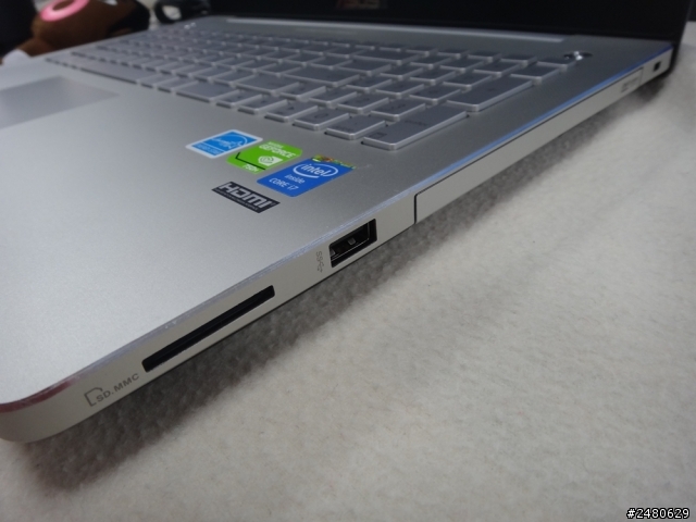 買筆電還有專屬重低音音響~~~ ASUS N550新鮮開箱
