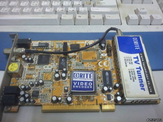 請問有人看過ORITE TV Tunner 電視卡嗎@@?內有圖~謝謝