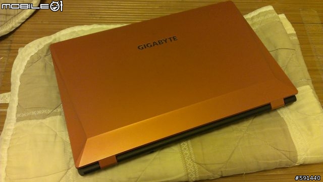 GIGABYTE P2742G簡單開箱文