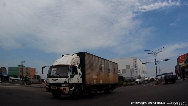 出國停車——東航「室內」停車場