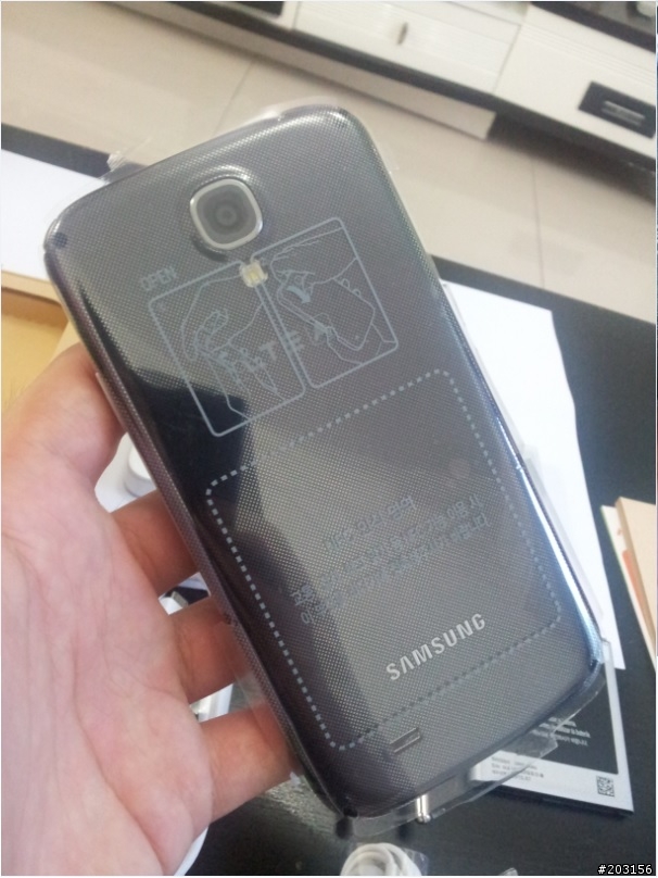 使用 高通800 2.3Ghz 的黑色 Galaxy S4 LTE-A(SHVE330S)簡單開箱~!!