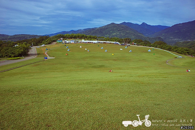 【一個人的旅行】兩鐵台東之旅 bike friday〔伯朗大道、阿智農場、台東熱氣球、鹿野高台、龍田自行車、知本溫泉、卑南豬血湯、徐媽媽蔥油餅〕