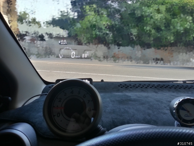 Peugeot 107的行車好搭檔…HUD