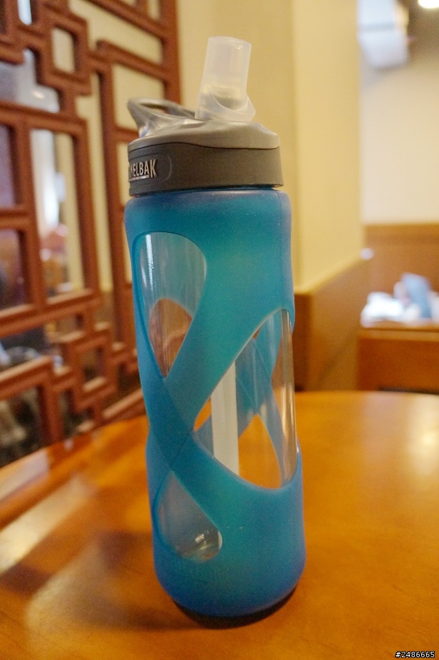 [新奇?]camelbak的玻璃水壺開箱