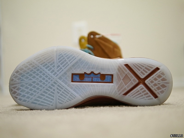[分享] Nike LeBron X EXT Hazelnut & Denim QS