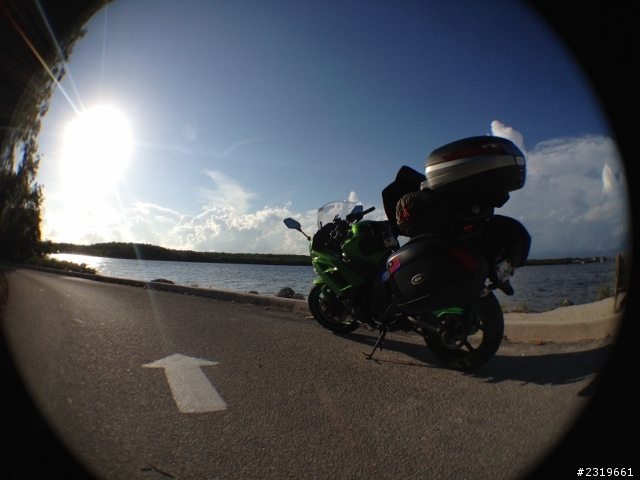 [開箱+遊記] 小阿忍 X 摩托車帳篷 X 海邊小島 = 露營去 !!!  [圖100up 慎入XD]