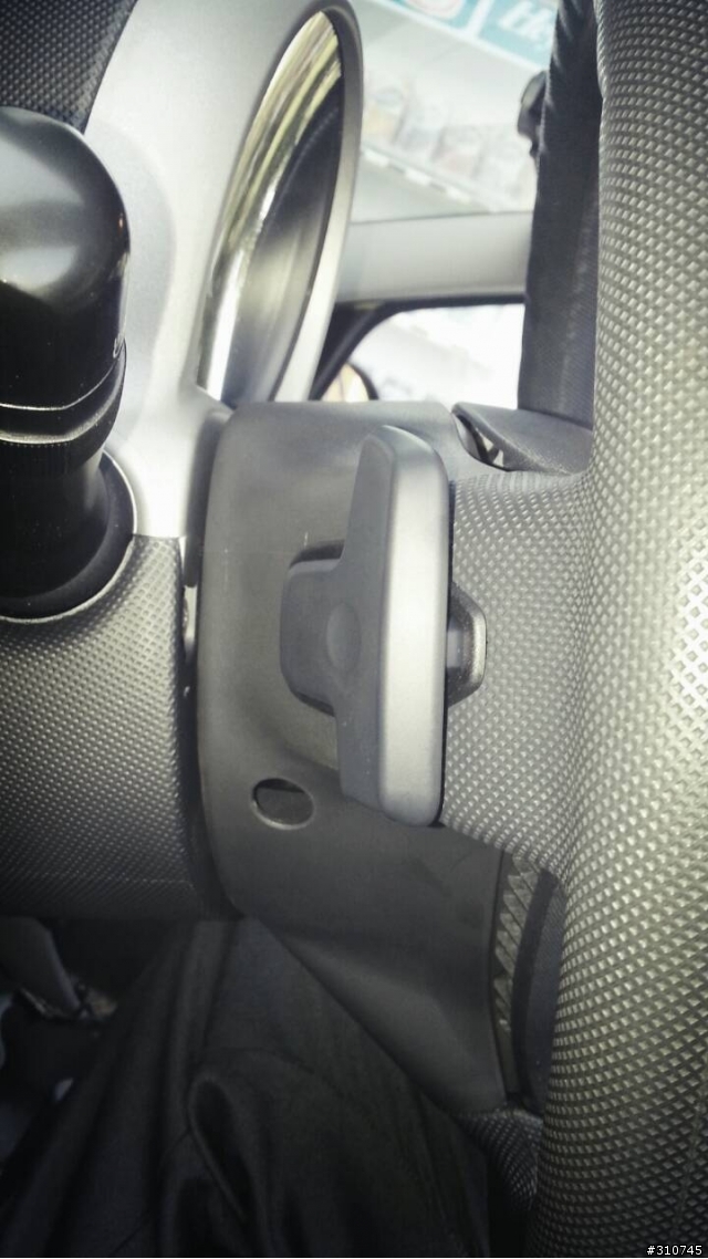 Peugeot 107 撥片終於上身了…