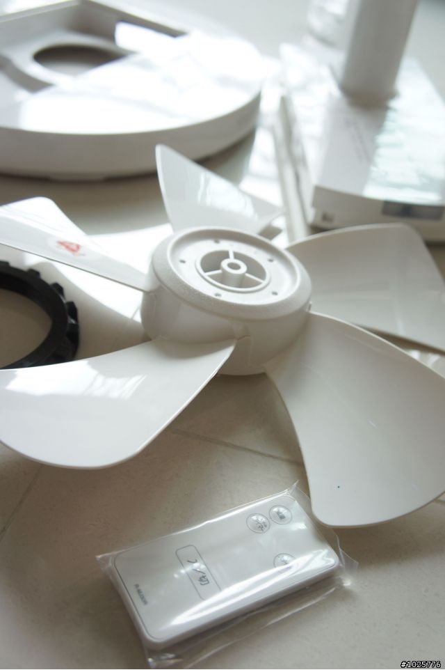 [開箱文] 從日本扛回來的MUJI無印良品12吋簡約造型電風扇