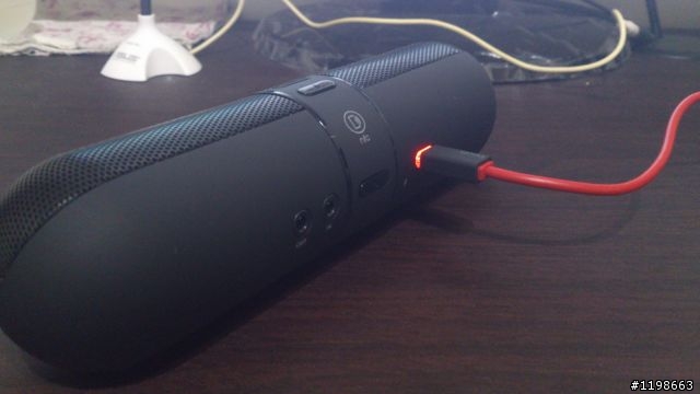 【開箱】Beats pill