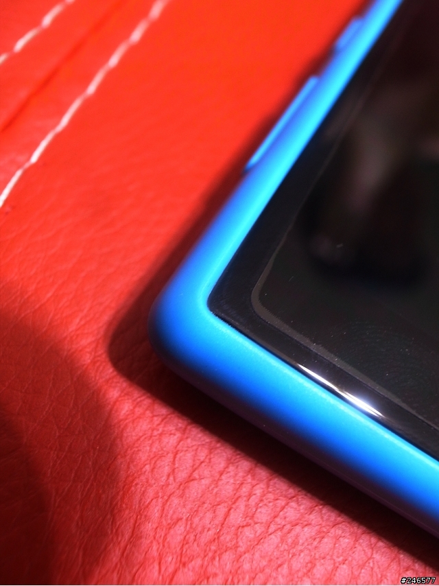 lumia 720+原廠矽膠套開箱