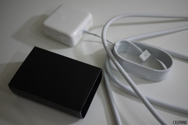 蘋果禁衛軍-2013 頂級規格11吋MacBook Air(1.7 i7/8G Ram/512GB SSD)簡單開箱測試報告