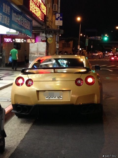 台北驚見Bugatti 16.4威龍 現身