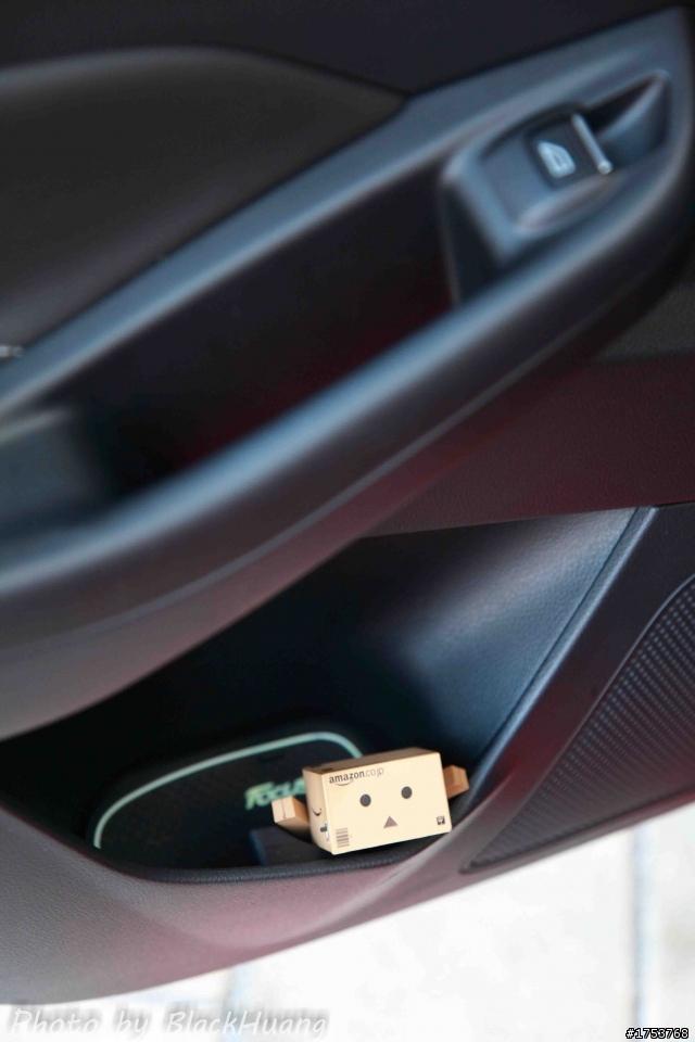 9W-人生第一台車 開箱..圖多慎入