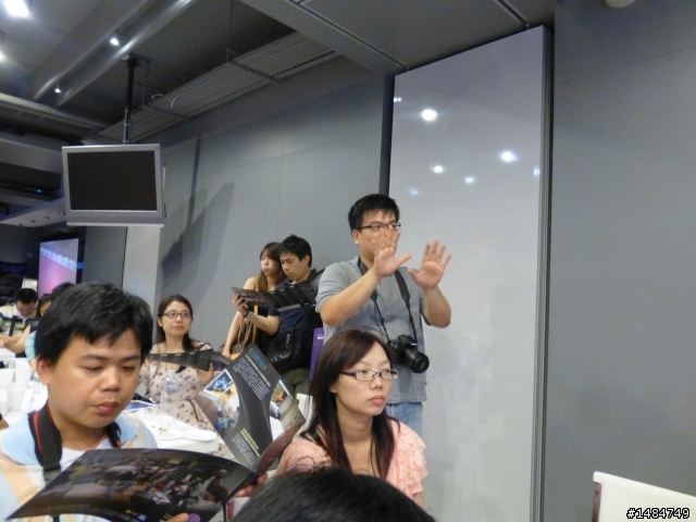有了BenQ三坪投影機，3坪客廳變身100吋超大3D娛樂視廳室-「參加BenQ投影機體驗活動心得分享」