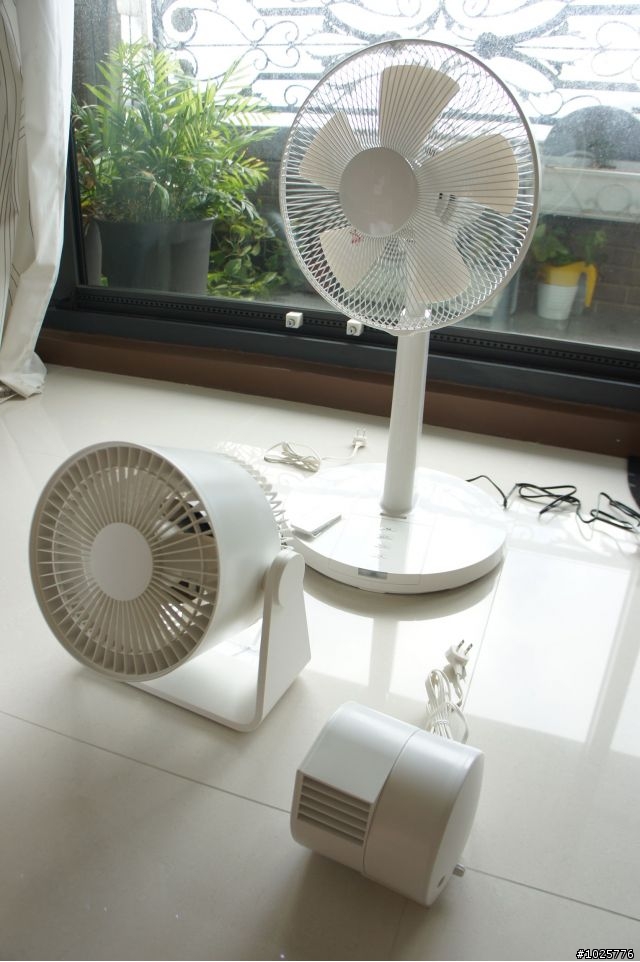 [開箱文] 從日本扛回來的MUJI無印良品12吋簡約造型電風扇