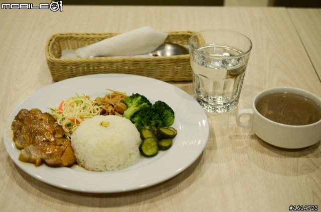 桃園市區 [MooD coffee&snack 莫德烘焙坊] 誠意十足的中式簡餐