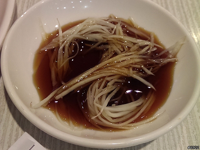 滬園拉麵小籠包