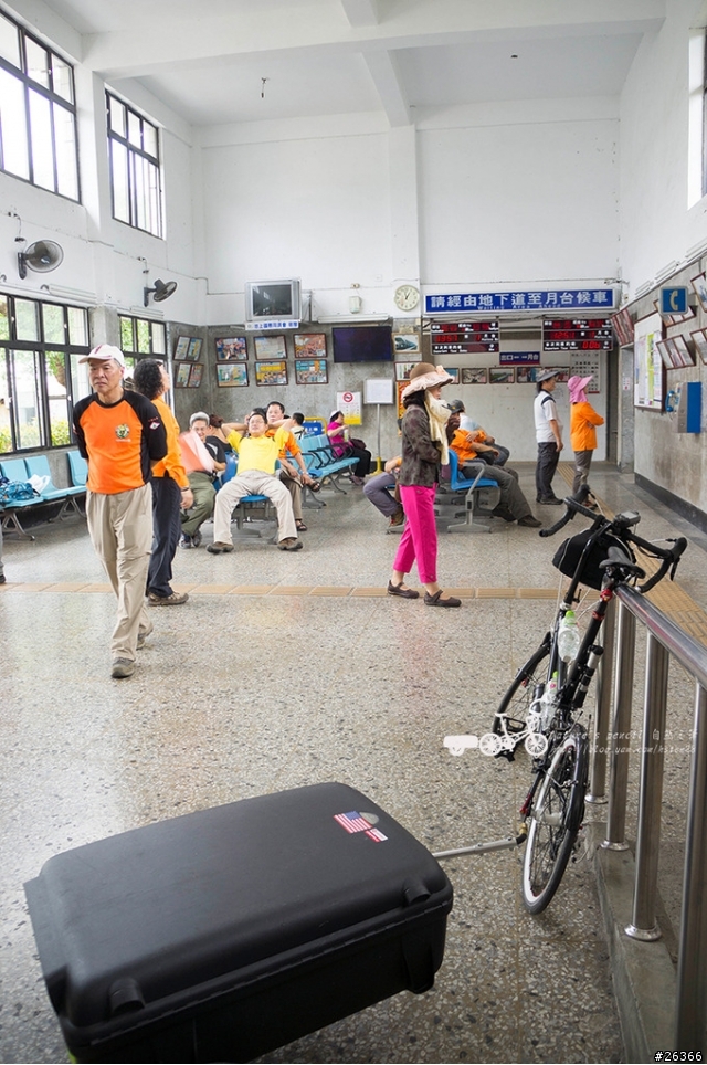 【一個人的旅行】兩鐵台東之旅 bike friday〔伯朗大道、阿智農場、台東熱氣球、鹿野高台、龍田自行車、知本溫泉、卑南豬血湯、徐媽媽蔥油餅〕