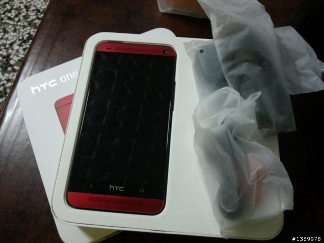 『簡易開箱』紅牛 32G ( New HTC One 紅色)