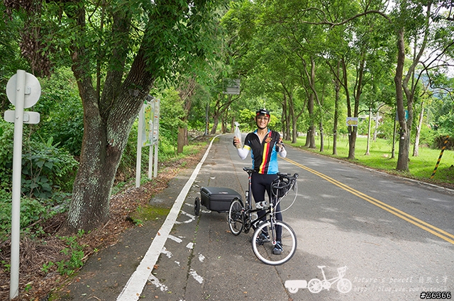 【一個人的旅行】兩鐵台東之旅 bike friday〔伯朗大道、阿智農場、台東熱氣球、鹿野高台、龍田自行車、知本溫泉、卑南豬血湯、徐媽媽蔥油餅〕
