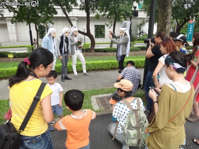 [閒聊]對於素還真穿西裝…我啞口無言