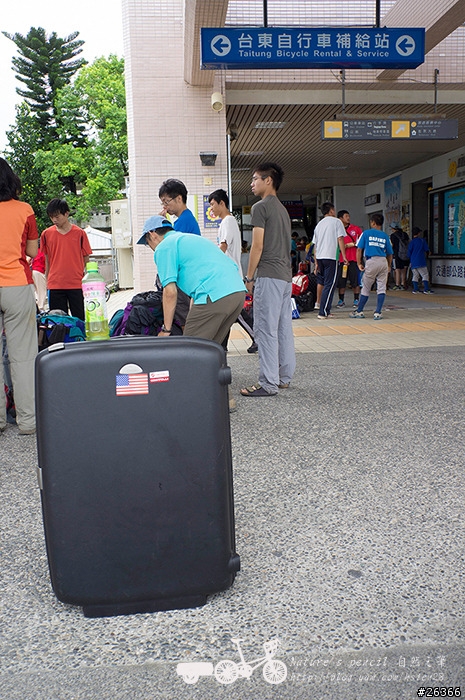 【一個人的旅行】兩鐵台東之旅 bike friday〔伯朗大道、阿智農場、台東熱氣球、鹿野高台、龍田自行車、知本溫泉、卑南豬血湯、徐媽媽蔥油餅〕