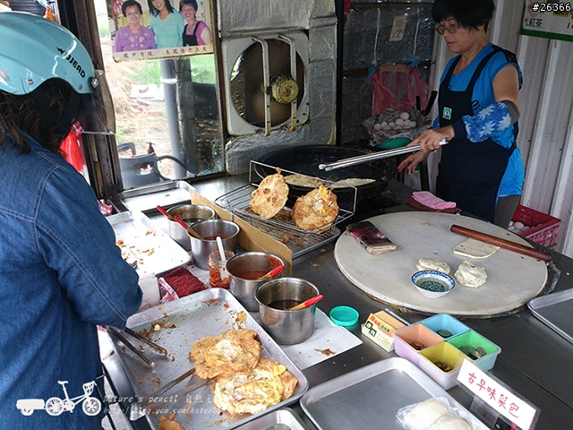 【一個人的旅行】兩鐵台東之旅 bike friday〔伯朗大道、阿智農場、台東熱氣球、鹿野高台、龍田自行車、知本溫泉、卑南豬血湯、徐媽媽蔥油餅〕