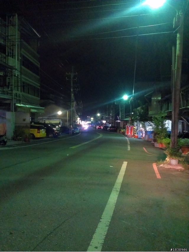 落後蕭條的后里火車站...