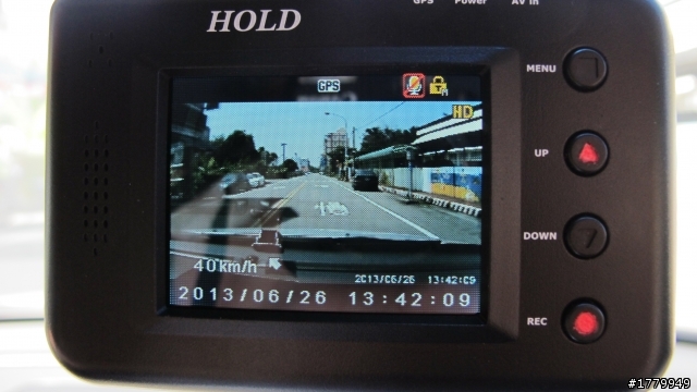 雙鏡頭行車紀錄器HOLD TVR200開箱+安裝+測試分享