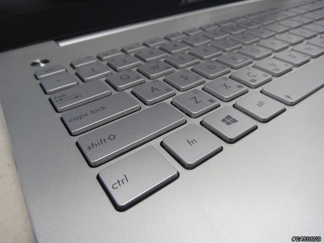 買筆電還有專屬重低音音響~~~ ASUS N550新鮮開箱
