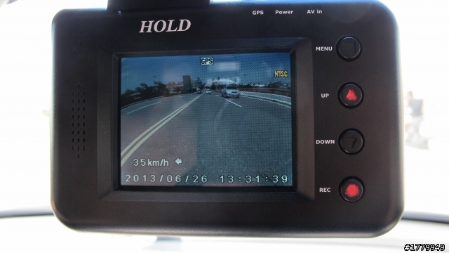 雙鏡頭行車紀錄器HOLD TVR200開箱+安裝+測試分享