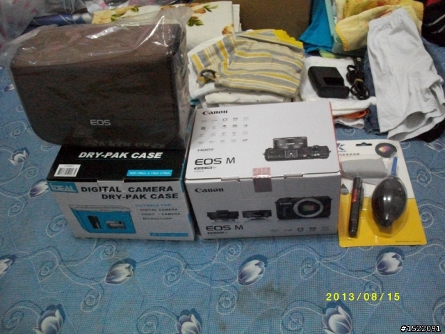 Canon EOS M 熱騰騰的開箱!~